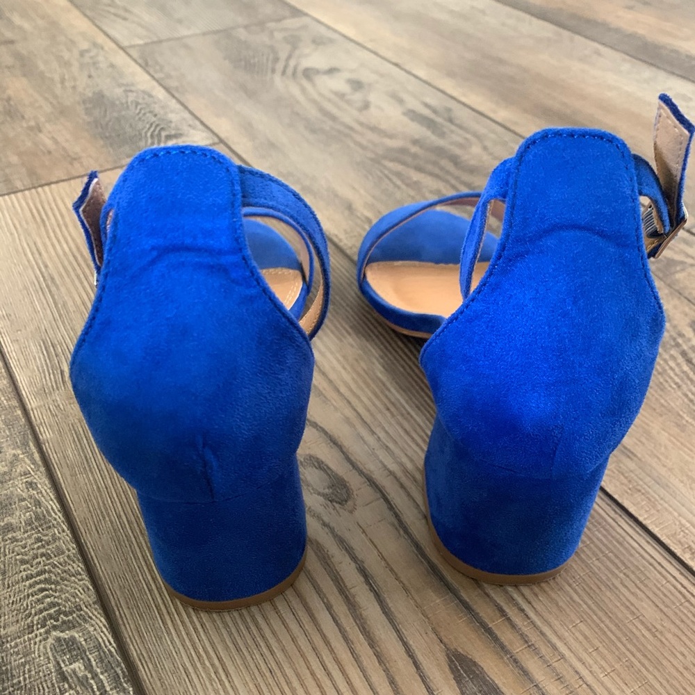 Heels - Picture 5 of 6